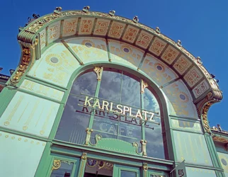 View of Karlsplatz Stadtbahn