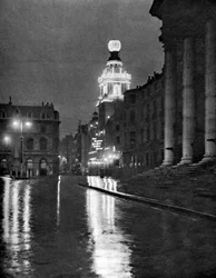 Wet Weather in Trafalgar Square, London