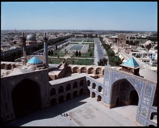 View over the city from the royal square, the corridor of the Jameh Mosque, on the right sheik Lotfolla mosque the left Ali Qapu mosque