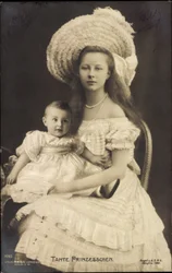 Queen Viktoria Luise as Aunt Princesses