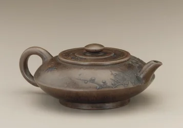 Teapot with false mark of Gong Chun, Yixing, Jiangsu province