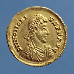 Solidus (obverse) of Honorius draped, cuirassed, wearing a diadem. Inscription: D N HONORIVS P F AVG