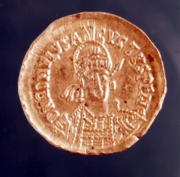 Romulus Augustulus, in Latin Flavius Romulus Augustus (or Romulus Augustulus, in Italian Romolo Augustolo), around 460-511, the last Roman emperor of the West. Portrait on a coin, 5th century