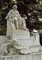 Monument in tribute to the German composer Johannes Brahms (1833-1897) directed by Rudolf von Weyr (1847-1914). Ressel Park, Vienna Austria