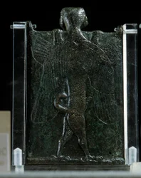 Oriental Art, Assyria (Mesopotamia): booklet representing an exorcism (bronze, back), Antiquity. Paris, Louvre Museum