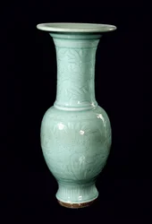 Celadon glazed vase, Yuan Dynasty (1260-1368)