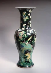Large Famille Noire Yen Yen Vase, Kangxi Period (1662-1722)