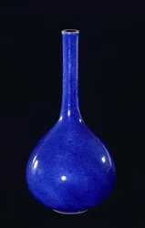 Powdered blue vase, Qing Dynasty (1644-1912)