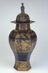Vase and cover, Ming dynasty