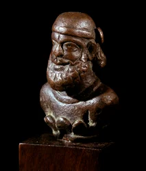 Persian art: bust of a Parthian prince in bronze