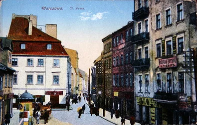 Postcard depicting a street scene in the old centre of Warsaw, c.1910