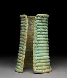 Long ribbed bracelet