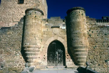 A gatehouse in the town wall