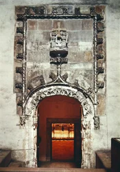 Entrance to the Camara Santa