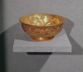 Bowl decorated with embossed lotus petals