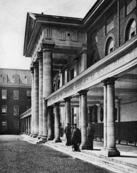 Pensioners in the Great Quadrangle of Chelsea Royal Hospital, London, 1926-1927