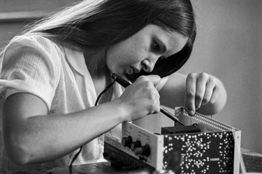 Education programs funded by Office of Technology Assessment, federal agency