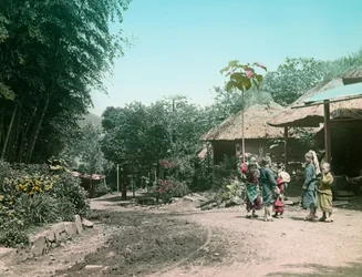Children Playing in the Street on the Road to Miyanoshita, circa 1900 - 1915