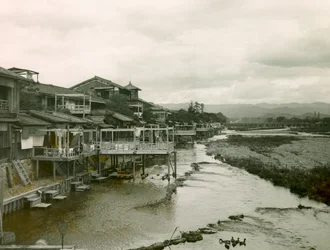 House on the Kamo-Gawa River near Kyoto, circa 1900 - 1915