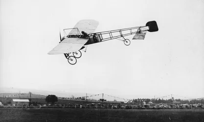Cattaneo going for the distance prize in Lanark, August, 1910