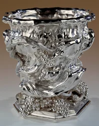 Rocaille style silver bottle bucket (1727 - 1728)