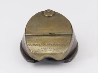 Horse’s hoof inkwell belonging to Captain William Tyrwhitt Drake, Royal Horse Guards, c.1829