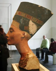 Portrait bust of Nefertiti