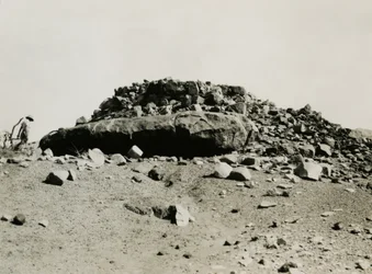 Ruins in the Goz Regeb region, Sudan, circa 1925