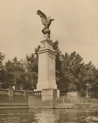 A Roman Eagle Fittingly Symbolises The Flying Men of the Great War, c1935