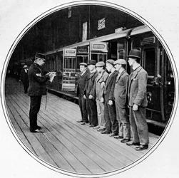 Army recruits off to join up, London, c1900-1901