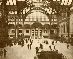 Central Hall, Pennsylvania Station, New York Pennsylvania Railroad Company