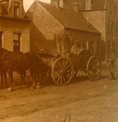 Horse-drawn kitchen, c1914-c1918