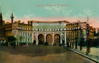 London, Entrance to the Mall