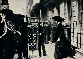 Mr. Churchill Departs for Honeymoon