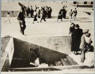 Red Air Raid Shelters Help Fight Red Air Raids, Castellón