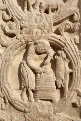 Saint Denis Basilica, Central Portal, Agricultural Calendar