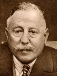 Sol G. Newman, head of Radio Pictures in Great Britain, 1933