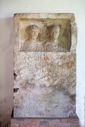 Stele, Lucio Ostillio Siro, 1st century