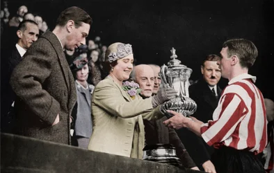 The Queen Presents The Cup