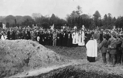 The Funeral of Some of the Lusitania Victims at Queenstown