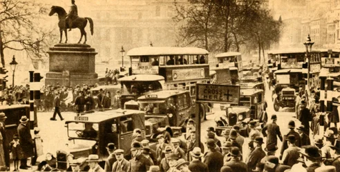 Traffic in Trafalgar Square, London, 1933