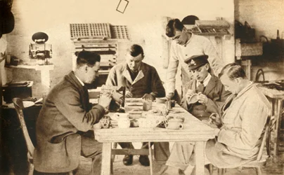 Wounded Soldiers in Pottery Class, Devon, First World War