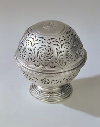 Soap Box, Part of a Set with Ewer and Basin, by Francis Riel, Paris, 1771