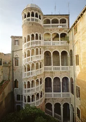 The Bovolo Staircase, Palazzo Contarini dal Bovolo