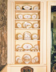 A Paris (Rue des Crussol) dinner service, c.1792-95