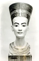 Bust of Queen Nefertiti, front view, copy of bust in the Aegyptisches Museum, SMPK, Berlin