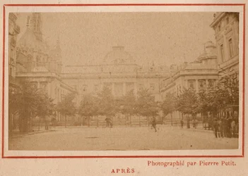 Commune of Paris (1871): view of the Palais de Justice in Paris after its fire in May 1871