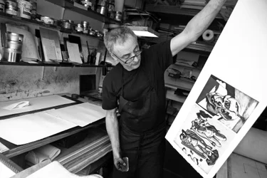 Portrait of Olaf Idalie, trimmer, in his engraving workshop in Paris in 2008.