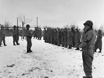 Second World War: Near Bastogne (Belgium) 28 December 1944: German soldiers captured by the 6th DB US