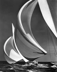 Spinnakers on racing sailboats